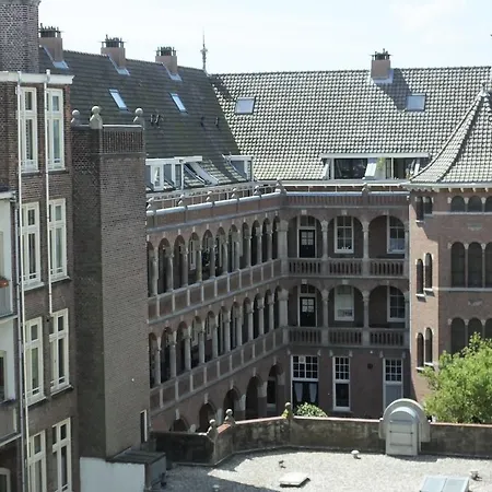 Boutique Bovien Bed and Breakfast 4*